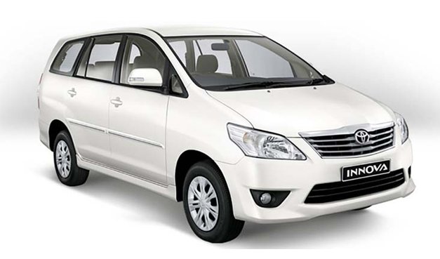 Toyota Innova 6 /7 SEATS